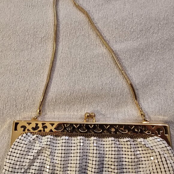 Whiting & Davis Co Mesh White Metal Gold Silver Hand Bag Purse Clutch EUC PRETTY